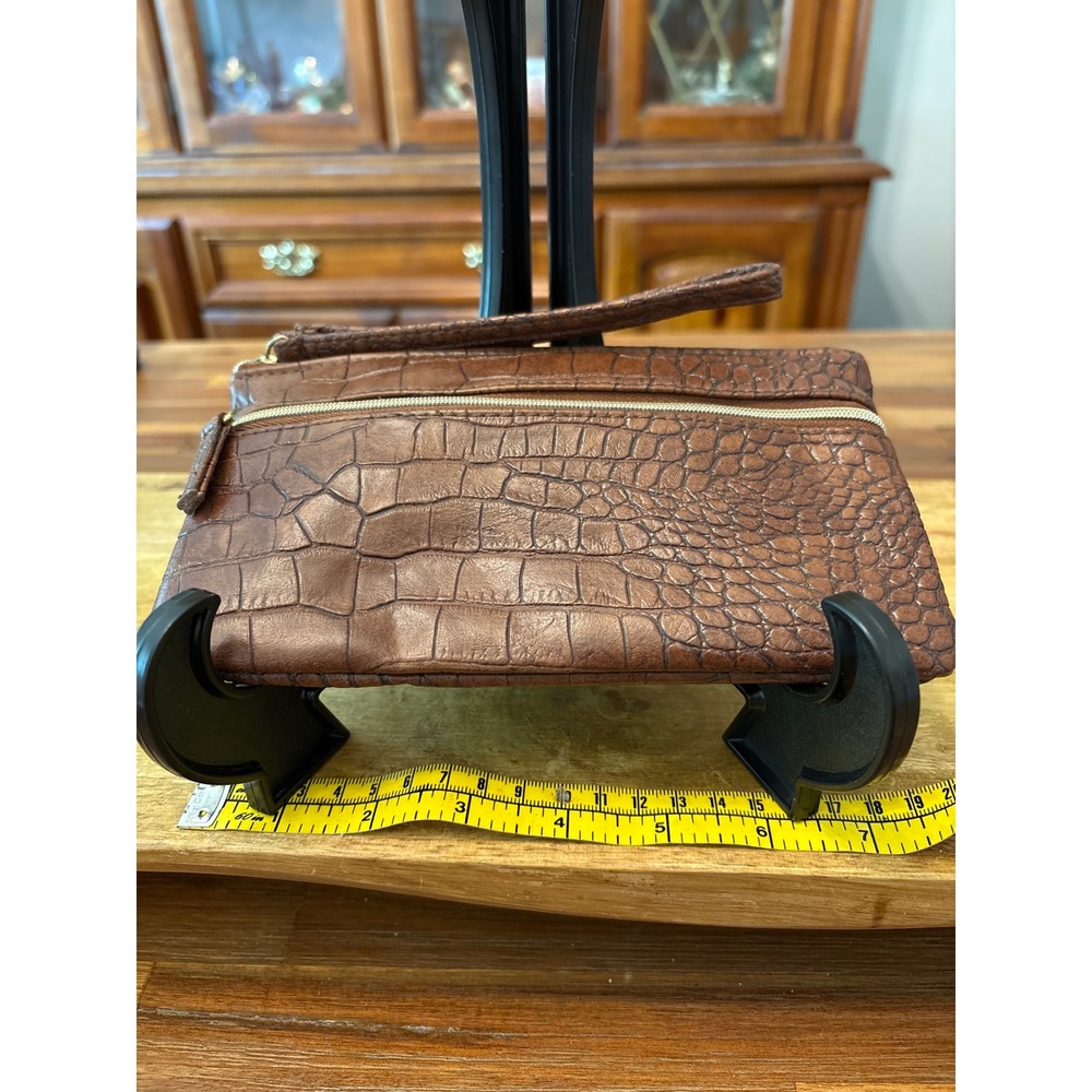 Unbranded Wristlet Clutch Womens OS Brown Excellent Croc Embossed Faux Leather